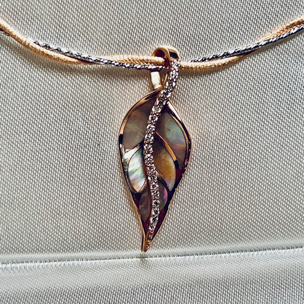 Na Hoku Maile Leaf Pendant
